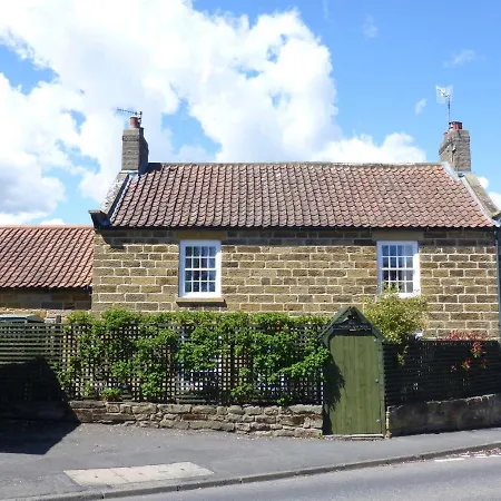 2 Church Cottages,