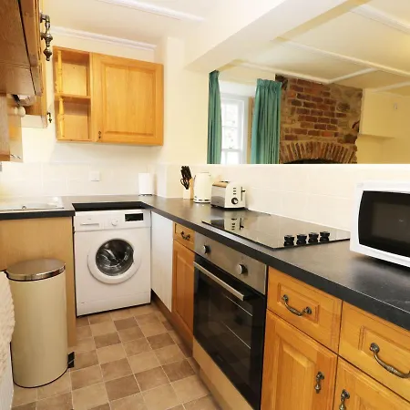 2 Church Cottages * Scarborough