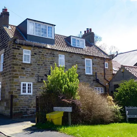 2 Church Cottages Holiday home Scarborough